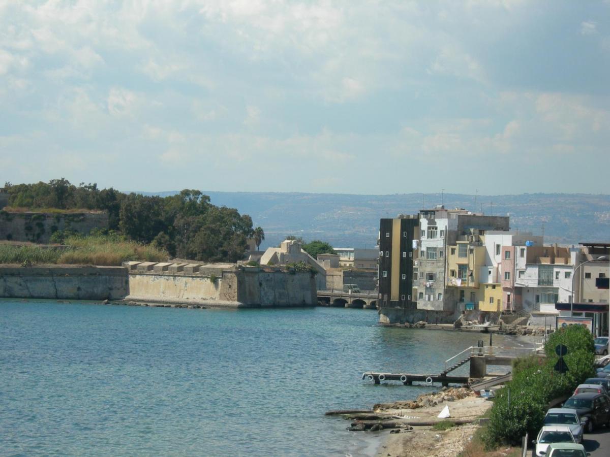 Casavistamare Villa Augusta Luaran gambar
